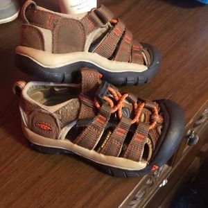 Toddler Boy Keens size 8